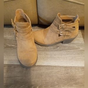 Girls Michael Kors size 13 tan ankle boots